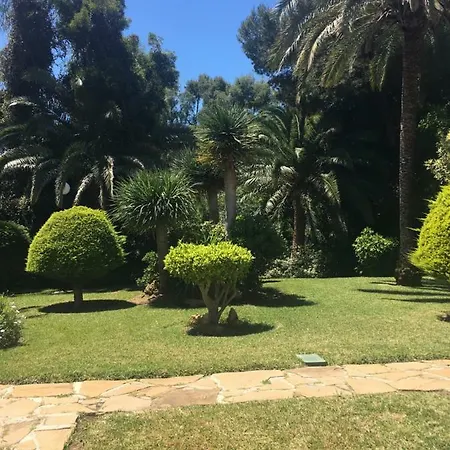 Parque Paraiso, Lower Calahonda - Close To Amenities And Beach Holiday home