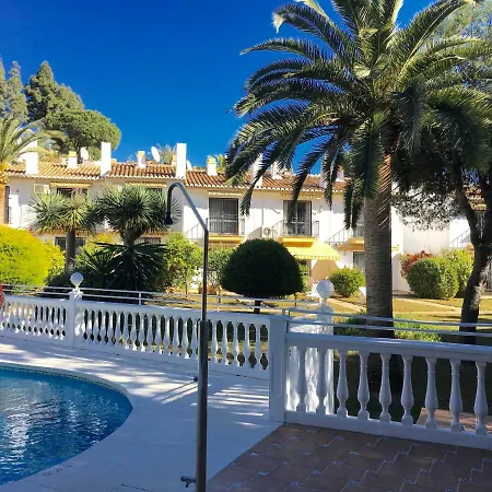 Parque Paraiso, Lower Calahonda - Close To Amenities And Beach Holiday home *