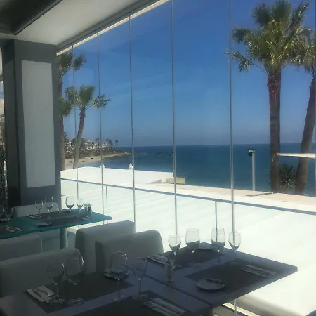 Parque Paraiso, Lower Calahonda - Close To Amenities And Beach *