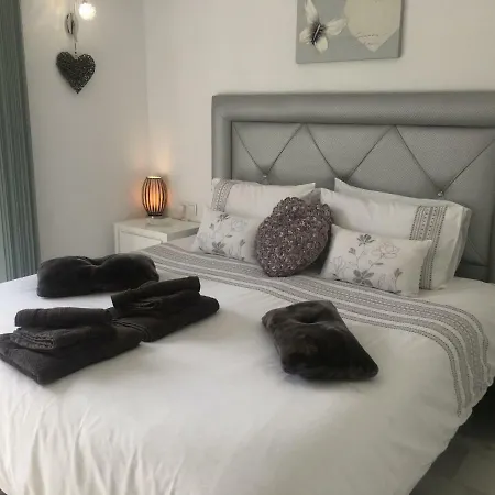 Parque Paraiso, Lower Calahonda - Close To Amenities And Beach Holiday home