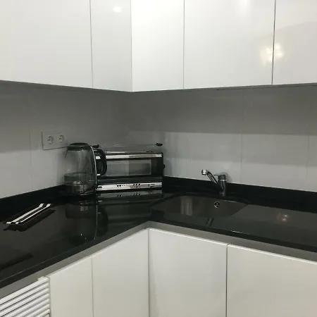Parque Paraiso, Lower Calahonda - Close To Amenities And Beach